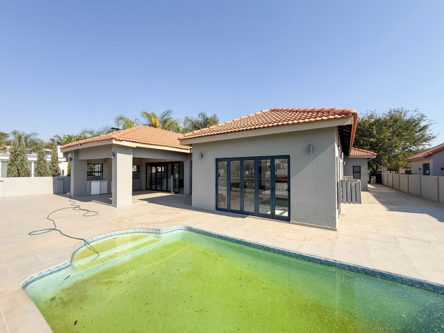 4 Bedroom Property for Sale in The Islands Estates North West
